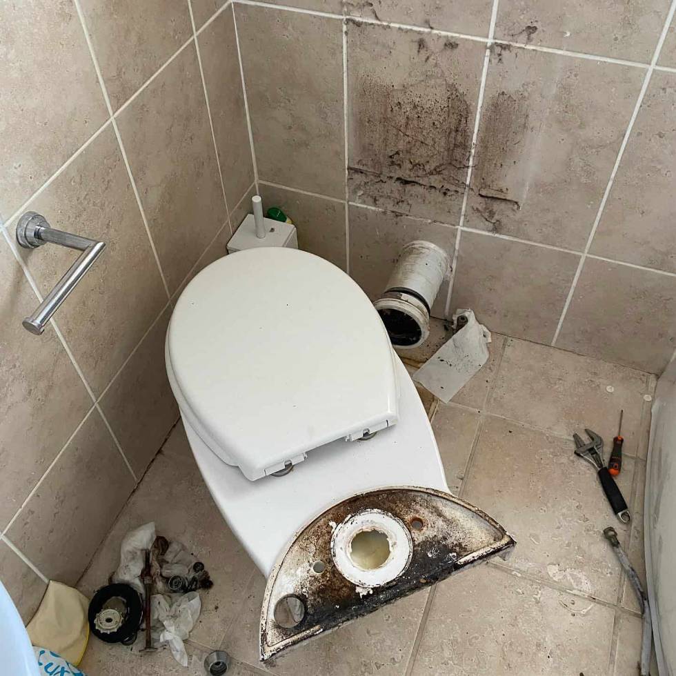 Kartal Tesisatçı Wc Tuvalet Klozet Tesisatı Tıkanıklık Açma Tamir Tadilat